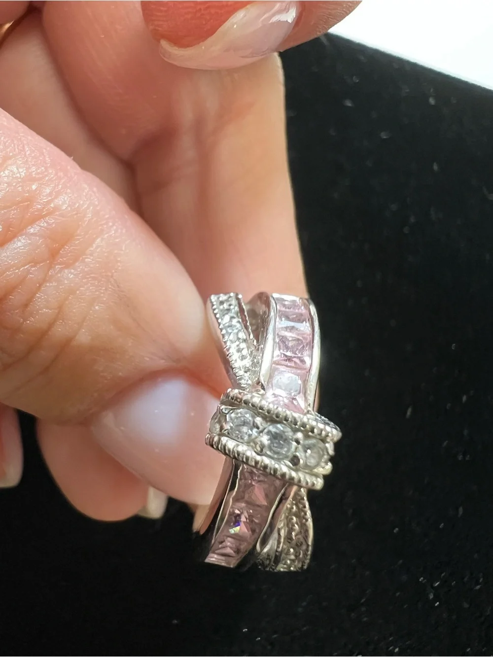 10k white gold Pink and clear stones ribbon ring